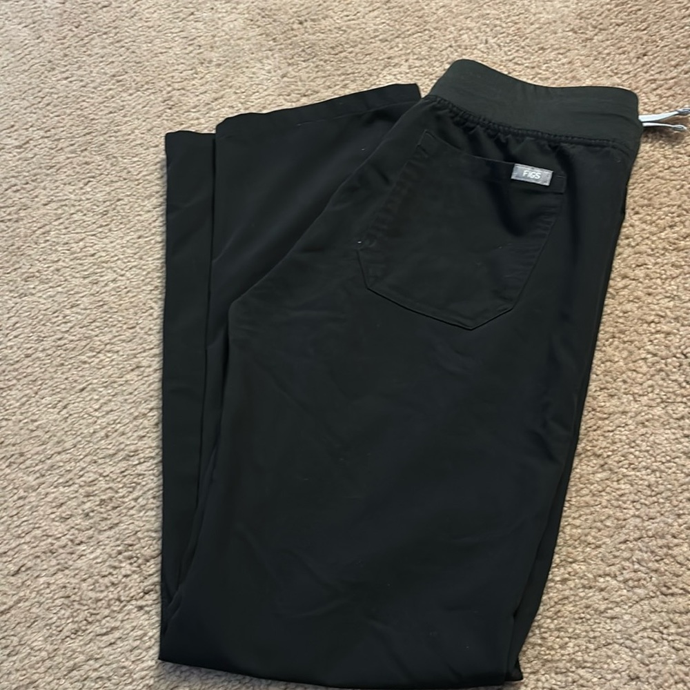 NWOT. Figs black scrub pants. Size small.